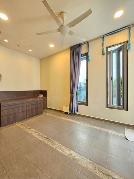 Cluster House for Sale in Taman Gaya (Ulu Tiram) - Joyce Ong - Bedroom - PropertyGuru.com.my