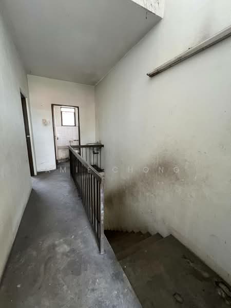 2-storey Terraced House for Sale in Taman Pengkalan Barat (Ipoh) - Amie Chong - Corridor - PropertyGuru.com.my