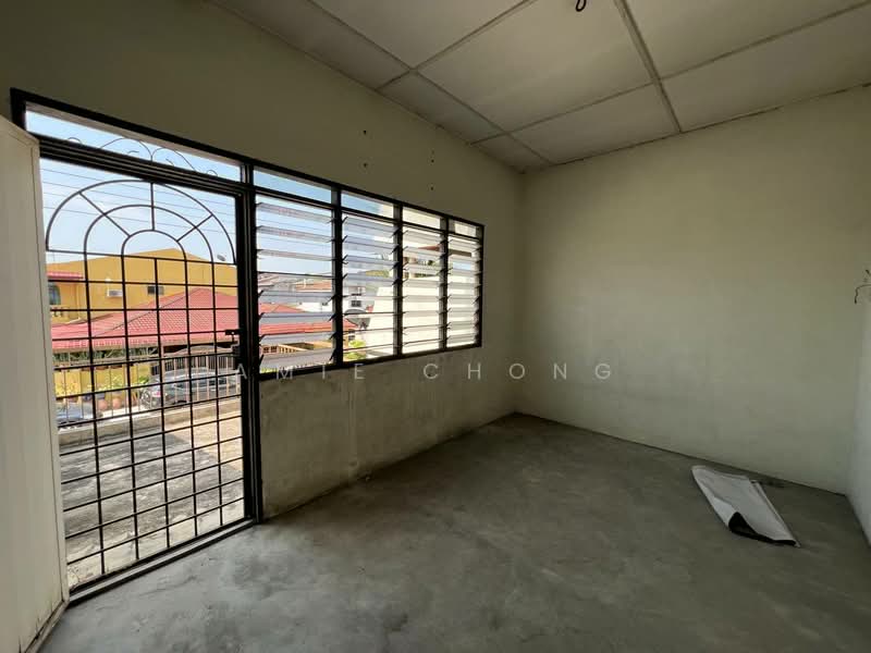 2-storey Terraced House for Sale in Taman Pengkalan Barat (Ipoh) - Amie Chong - Interior - PropertyGuru.com.my