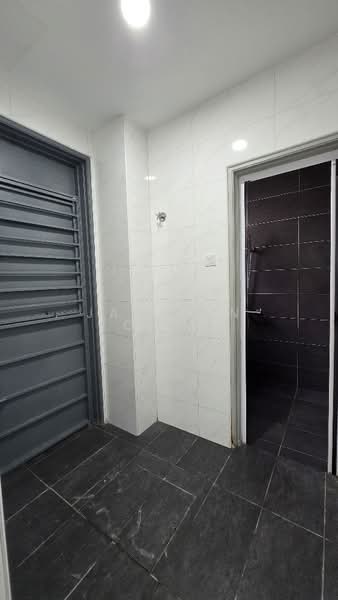 Rumah Teres 3 Tingkat untuk Dijual di Jalan Ipoh (Kuala Lumpur) - Jasemin Chia - Bathroom - PropertyGuru.com.my