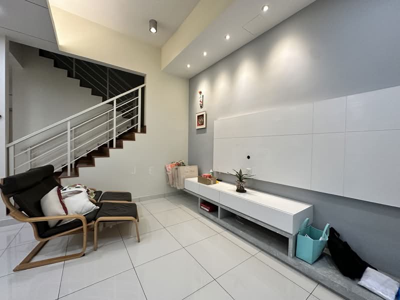 Rumah Berkembar untuk Dijual di Setia Eco Park (Setia Alam) - Jess Tee - Living Room - PropertyGuru.com.my
