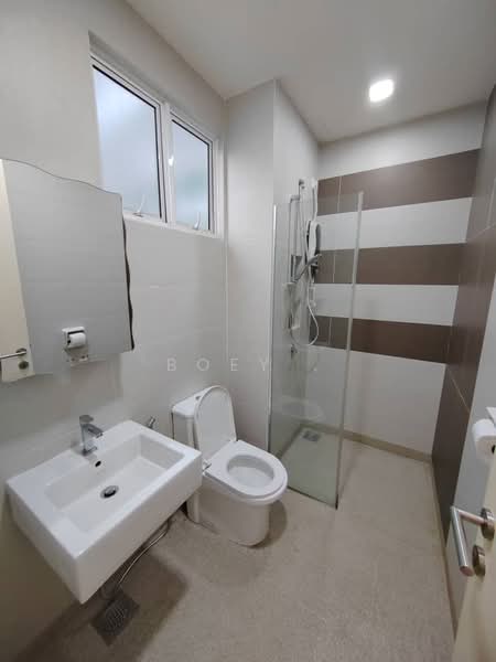 Servis Apartment untuk Dijual di Skysuites @ Meldrum Hills - Boey . - Bathroom - PropertyGuru.com.my