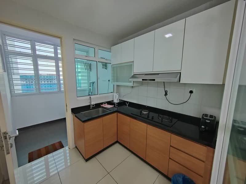 Servis Apartment untuk Dijual di Skysuites @ Meldrum Hills - Boey . - Kitchen - PropertyGuru.com.my