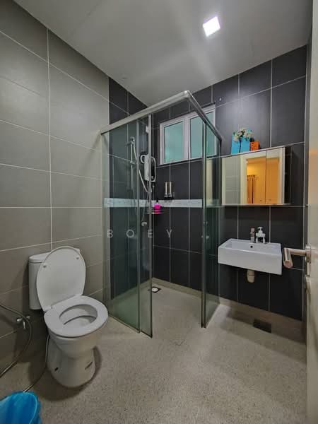 Servis Apartment untuk Dijual di Skysuites @ Meldrum Hills - Boey . - Bathroom - PropertyGuru.com.my