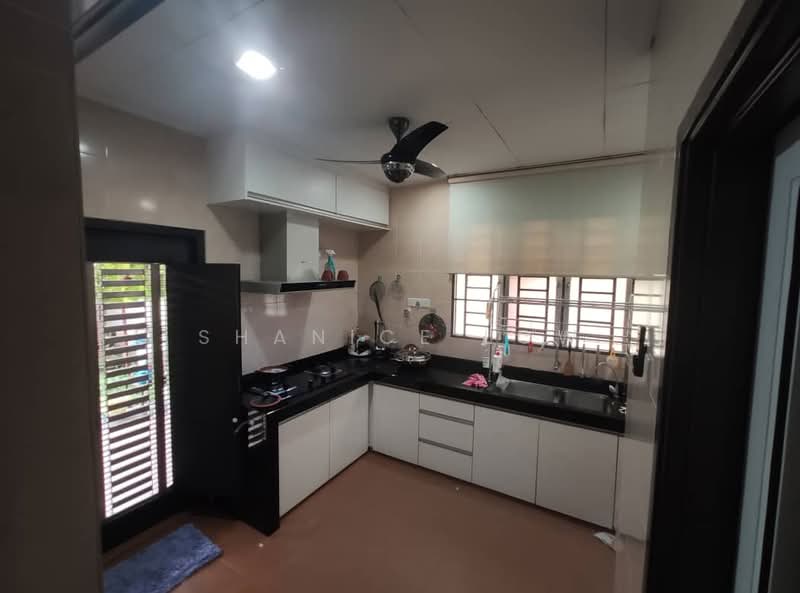 2-storey Terraced House for Sale in TAMAN PUCHONG UTAMA (Puchong) - Shanice Low - Kitchen - PropertyGuru.com.my