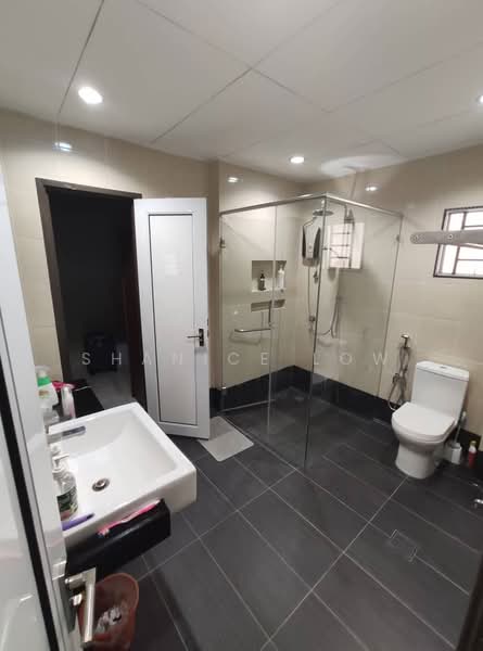 2-storey Terraced House for Sale in TAMAN PUCHONG UTAMA (Puchong) - Shanice Low - Bathroom - PropertyGuru.com.my