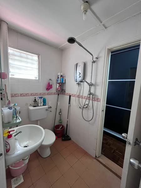 2-storey Terraced House for Sale in Seksyen 32, Kemuning Green Ville (Shah Alam) - Joey Wong - Bathroom - PropertyGuru.com.my