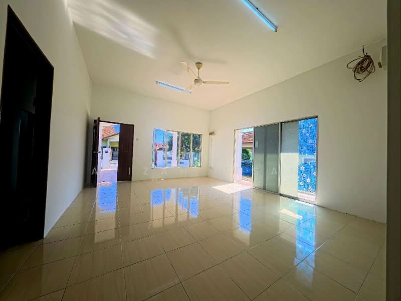Semi-Detached House for Sale in Sepang (Selangor) - Azizah Hasan - Living Room - PropertyGuru.com.my