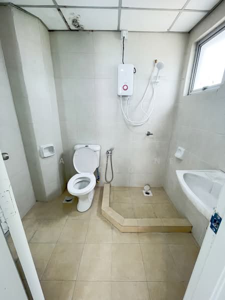 Service Residence for Sale at Main Place Residence - Jacqueline Tong - Bathroom - PropertyGuru.com.my