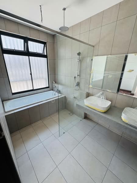 Rumah Berkembar untuk Dijual di Elmina (Shah Alam) - Mohd Fadzli - Bathroom - PropertyGuru.com.my