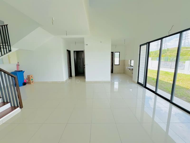 Rumah Berkembar untuk Dijual di Elmina (Shah Alam) - Mohd Fadzli - Living Room - PropertyGuru.com.my