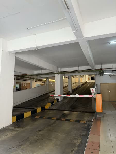 Shop for Sale in Serdang Raya (Seri Kembangan) - Nicky Choy - Car Park - PropertyGuru.com.my