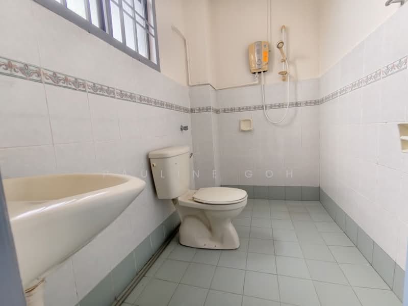 2-storey Terraced House for Sale in Taman Nusa Perintis (Iskandar Puteri (Nusajaya)) - Pauline Goh - Bathroom - PropertyGuru.com.my