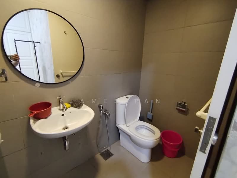 Servis Apartment untuk Disewa di Avenue D'Vogue - James Tan - Bathroom - PropertyGuru.com.my