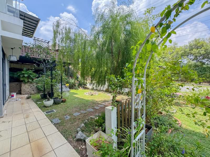 Semi-Detached House for Sale in Seri Kembangan (Selangor) - Zaty Jasmin - Garden - PropertyGuru.com.my