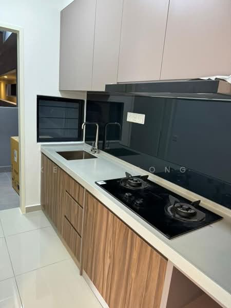 Servis Apartment untuk Disewa di D'Cosmos Residences - Kelvin Wong - Kitchen - PropertyGuru.com.my