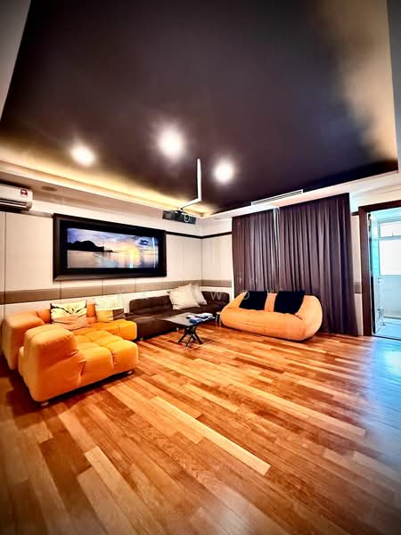 Kondominium untuk Dijual di Infinity Beachfront Condominium - KK Kwok - Living Room - PropertyGuru.com.my