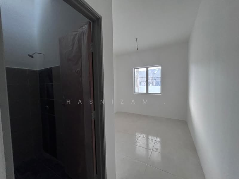 1-storey Terraced House for Sale in Sungai Petani (Kedah) - Hasnizam . - Bathroom - PropertyGuru.com.my