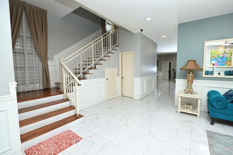 Semi-Detached House for Sale in Seksyen U9 (Shah Alam) - Zaty Jasmin - Entrance - PropertyGuru.com.my