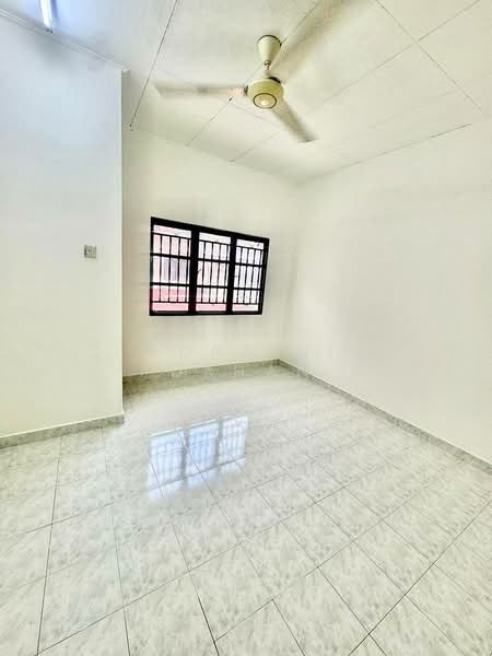 2-storey Terraced House for Sale in Taman Desaria (Petaling Jaya) - Noraini Dahan - Interior - PropertyGuru.com.my