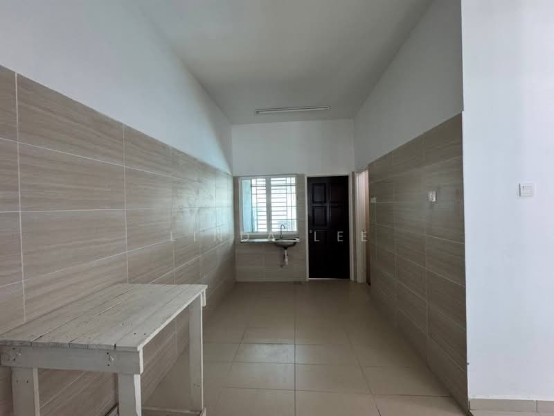 2-storey Terraced House for Rent in Taman Mutiara Rini (Skudai) - Linda Lee - Kitchen - PropertyGuru.com.my