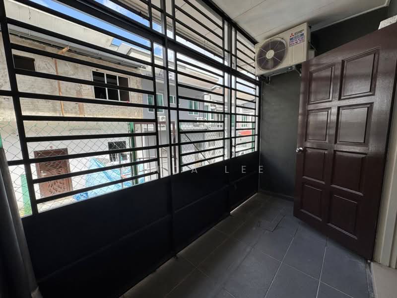 2-storey Terraced House for Rent in Taman Mutiara Rini (Skudai) - Linda Lee - Balcony - PropertyGuru.com.my