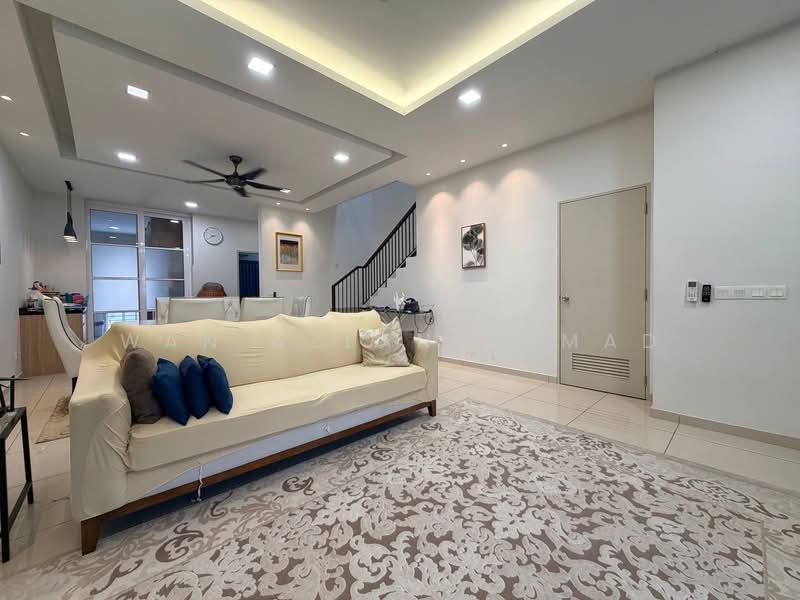 Rumah Teres 2 Tingkat untuk Dijual di Bandar Rimbayu (Telok Panglima Garang) - Wan Azlan Ahmad - Living Room - PropertyGuru.com.my