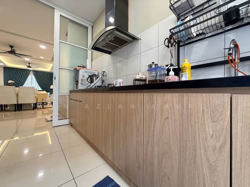 Rumah Teres 2 Tingkat untuk Dijual di Kota Kemuning (Shah Alam) - Wan Azlan Ahmad - Kitchen - PropertyGuru.com.my