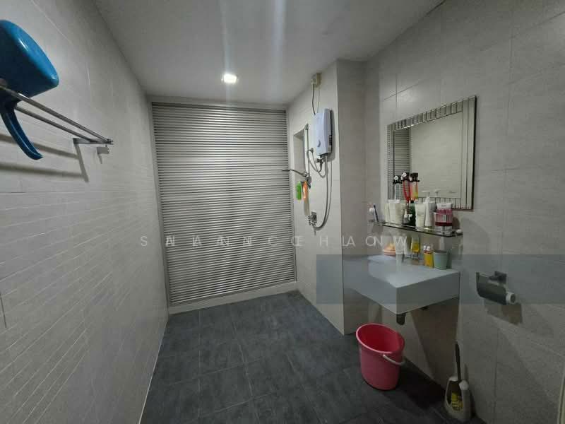 2-storey Terraced House for Sale in TAMAN PUCHONG UTAMA (Puchong) - Shanice Low - Bathroom - PropertyGuru.com.my