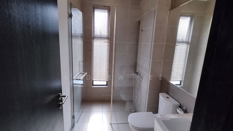 Rumah Banglo untuk Dijual di Leisure Farm (Gelang Patah) - Andrew Lee - Bathroom - PropertyGuru.com.my