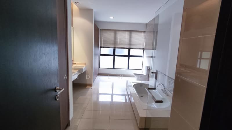 Rumah Banglo untuk Dijual di Leisure Farm (Gelang Patah) - Andrew Lee - Bathroom - PropertyGuru.com.my