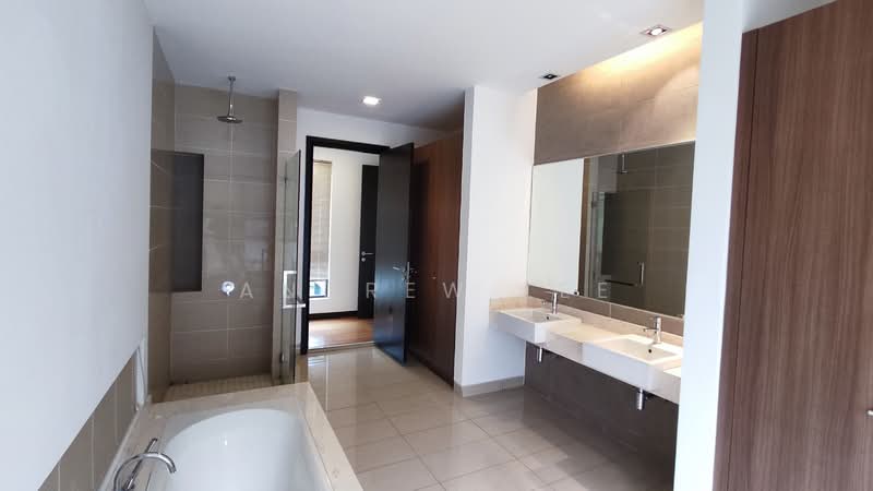 Rumah Banglo untuk Dijual di Leisure Farm (Gelang Patah) - Andrew Lee - Bathroom - PropertyGuru.com.my