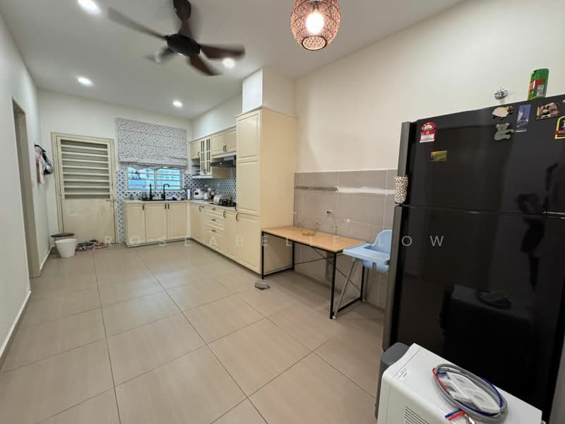 2-storey Terraced House for Rent in Bandar Sri Sendayan (Negeri Sembilan) - Roseabelle Low - Kitchen - PropertyGuru.com.my
