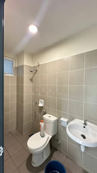 Pangsapuri untuk Disewa di Residensi Bandar Bukit Mahkota (PR1MA @ Bandar Bukit Mahkota) - Izzati Radin - Bathroom - PropertyGuru.com.my