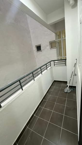 Pangsapuri untuk Disewa di Residensi Bandar Bukit Mahkota (PR1MA @ Bandar Bukit Mahkota) - Izzati Radin - Corridor - PropertyGuru.com.my