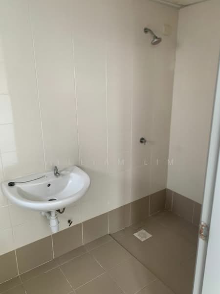 Service Residence for Sale at Axis Crown - William Lim - Bathroom - PropertyGuru.com.my