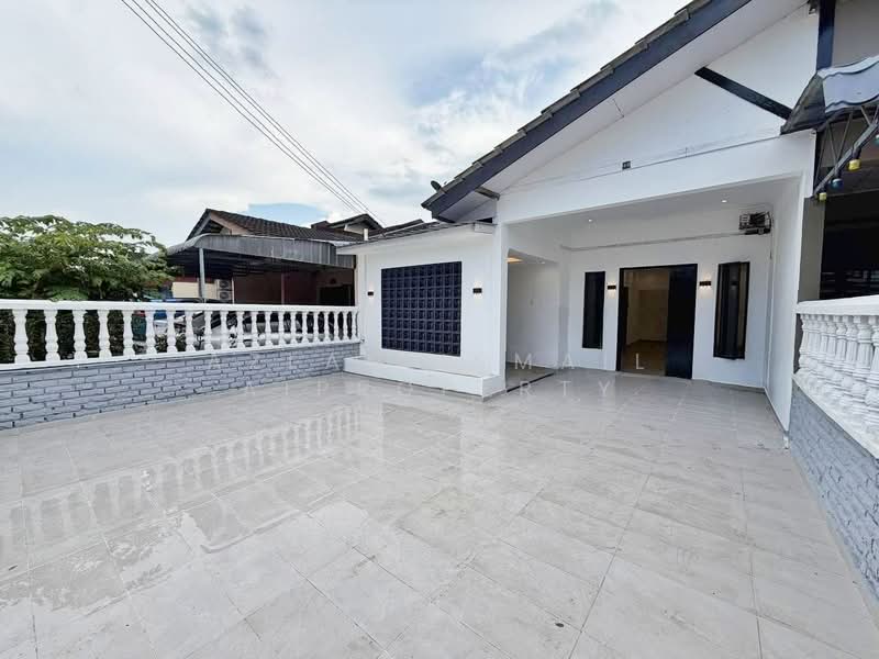 1-storey Terraced House for Sale in Johor Bahru (Johor) - Azlan Ismail aiproperty - PropertyGuru.com.my