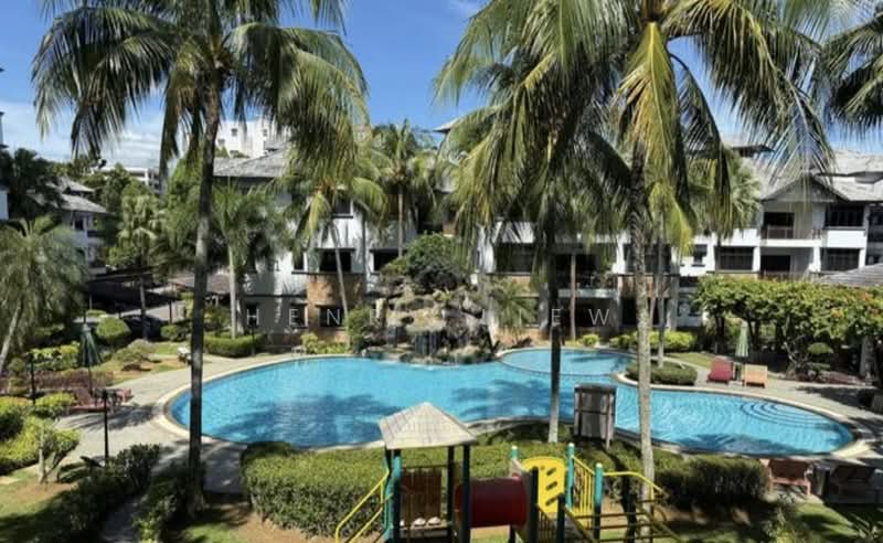 Kondominium untuk Dijual di D'Melor Condominium - Henry Liew - Pool - PropertyGuru.com.my