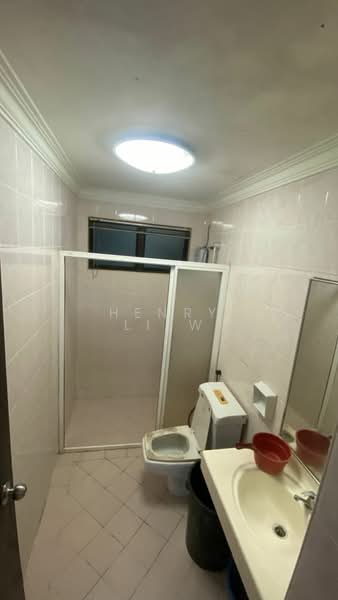 Kondominium untuk Dijual di D'Melor Condominium - Henry Liew - Bathroom - PropertyGuru.com.my