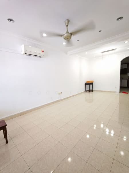Rumah Teres 1 Tingkat untuk Dijual di Bandar Seri Alam (Masai) - Coco Feng Lily - Living Room - PropertyGuru.com.my