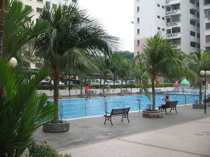 Pangsapuri untuk Dijual di Pearl Garden - Cris Ng - Pool - PropertyGuru.com.my