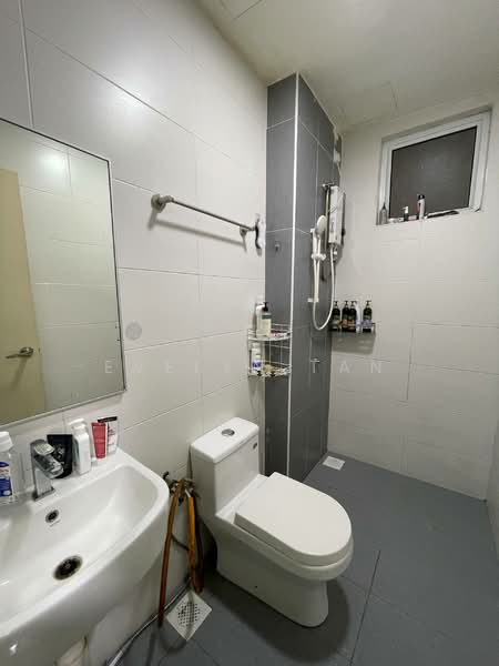 Servis Apartment untuk Dijual di Twin Danga Residence - Evelyn Tan - Bathroom - PropertyGuru.com.my