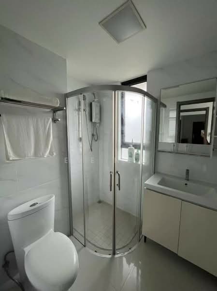 Pangsapuri untuk Disewa di Regalia Park @ Forest City - Eve Neo - Bathroom - PropertyGuru.com.my