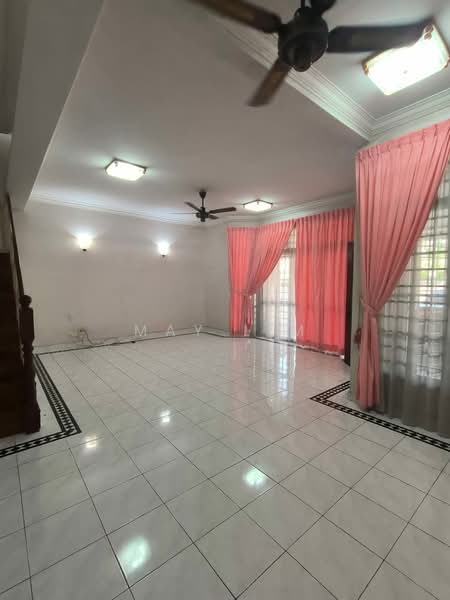 Rumah Teres 2 Tingkat untuk Dijual di Taman Molek (Johor Bahru) - May Lim - Living Room - PropertyGuru.com.my