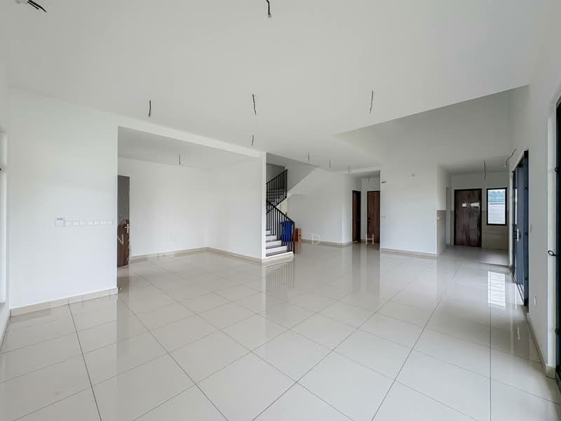 Rumah Berkembar untuk Dijual di Elmina (Shah Alam) - Noraini Dahan - Living Room - PropertyGuru.com.my
