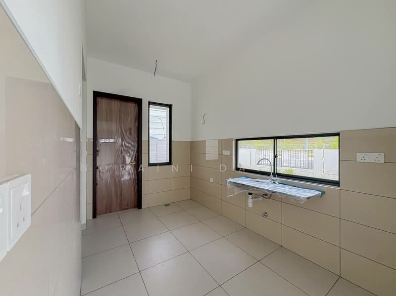 Rumah Berkembar untuk Dijual di Elmina (Shah Alam) - Noraini Dahan - Kitchen - PropertyGuru.com.my