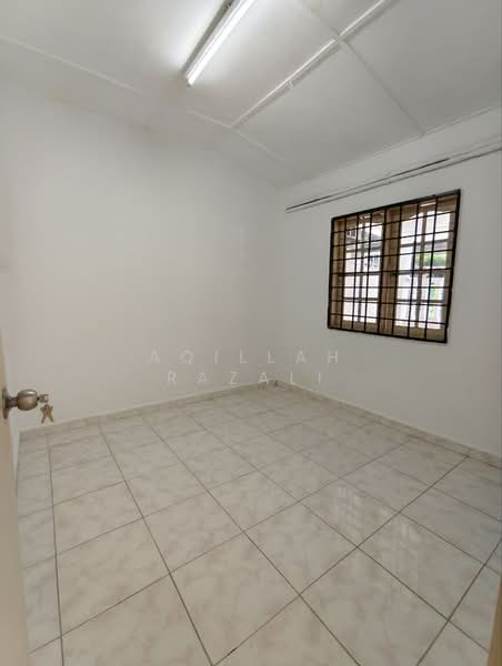 1-storey Terraced House for Sale in Taman Salak Jaya (Salak South) - Aqillah Razali - PropertyGuru.com.my