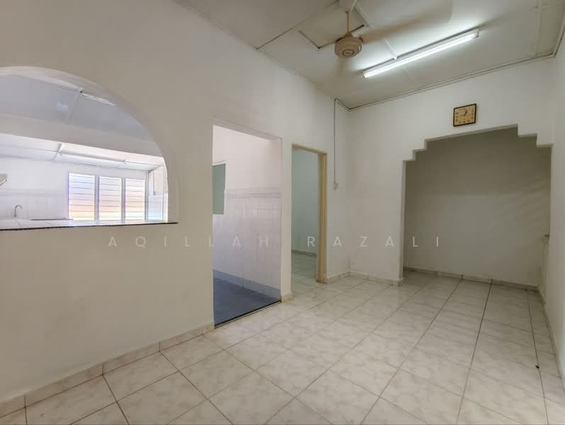 1-storey Terraced House for Sale in Taman Salak Jaya (Salak South) - Aqillah Razali - PropertyGuru.com.my