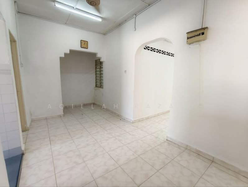 1-storey Terraced House for Sale in Taman Salak Jaya (Salak South) - Aqillah Razali - PropertyGuru.com.my