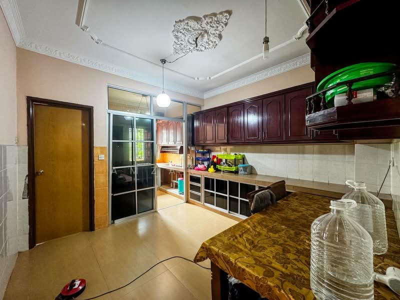 2-storey Terraced House for Sale in Bandar Tasik Puteri (Rawang) - Amzar Faiz - Kitchen - PropertyGuru.com.my